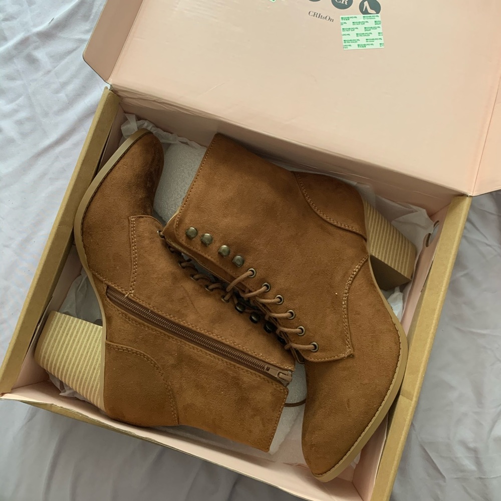 Lace up suede Booties
